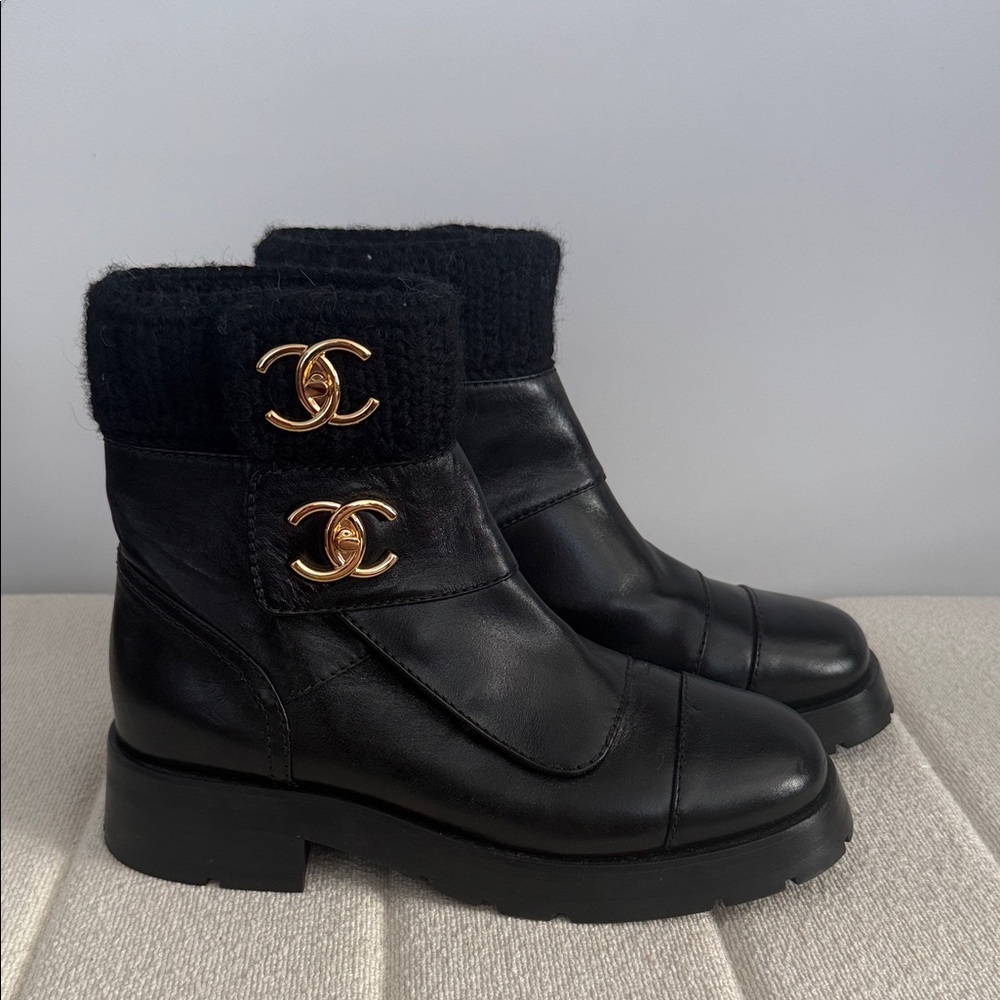 CHANEL 2023 Interlocking CC Black Ankle Boots with Gold Logo